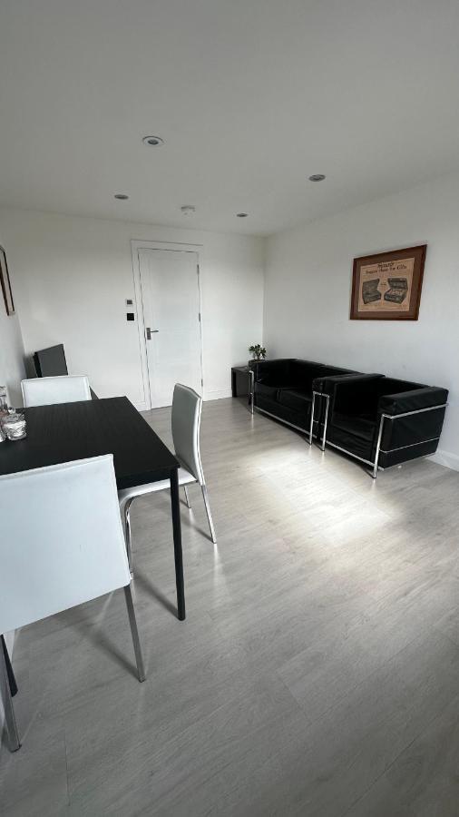 Stunning New 1 Bedroom Apartment Londen Buitenkant foto