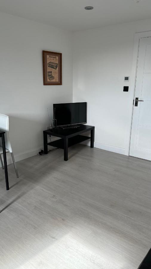 Stunning New 1 Bedroom Apartment Londen Buitenkant foto